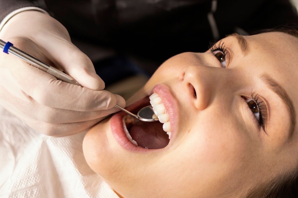 Healthy gums, healthy body: why professional cleaning matters